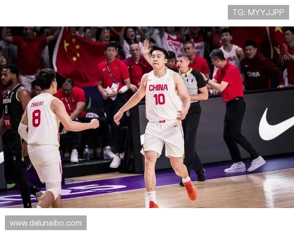 中国男篮逆转胜菲律宾成功晋级世界杯八强 打破历史纪录展现团队实力 中国男篮逆转胜菲律宾成功晋级世界杯八强 打破历史纪录展现团队实力